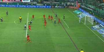 ¡La polémica del clásico! Parecía gol del Chino Sandoval, pero…