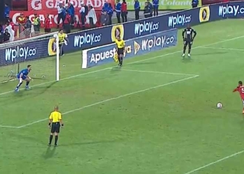 La polémica en la eliminación del DIM: ¿No debía repetirse este penalti?