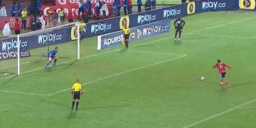 La polémica en la eliminación del DIM: ¿No debía repetirse este penalti?