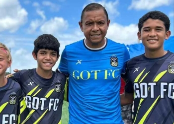 ¿A qué se está dedicando Iván René Valenciano en Estados Unidos?
