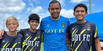 ¿A qué se está dedicando Iván René Valenciano en Estados Unidos?