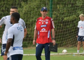 Arturo Reyes: "Junior es un equipo complejo" y "He sido criticado, pero..."