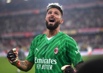 ¡AC Milan lanzó a la venta camiseta de arquero de Giroud!