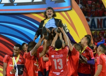 ¿Cuántos títulos ha ganado Leonel Álvarez como entrenador?