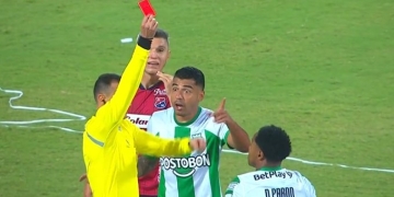 El peor comienzo para Atlético Nacional: autogol, penalti en contra y roja a Dorlan