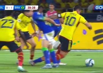 ¡El penalti que reclamó James Rodríguez ante Brasil!