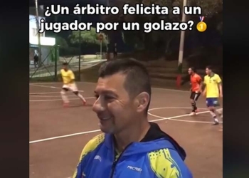 ¡Emoción en el barrio: cuando el árbitro felicita a un jugador por un golazo!