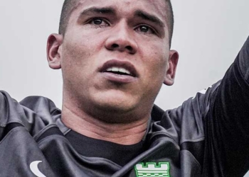 El GOLAZO de Kevin Mier en los penaltis y el gesto vital para el que atajó