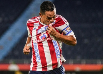 ¡Gigante, Carlos Bacca! Nuevo líder de la tabla de goleadores y doblete para dejar vivo a Junior