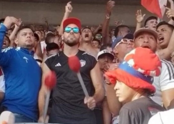Videos: ¡Así toca el bombo Sebastián Viera! El ídolo vivió la final con las barras de Junior