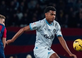 Jhon Solís no se cambia por nadie: histórica victoria ante el Barcelona y liderato de LaLiga