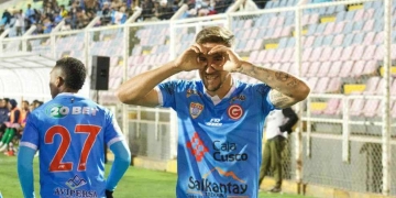 El delantero del fútbol peruano que tiene en carpeta Millonarios