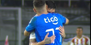 El VAR le salvó un error carísimo a Emanuel Olivera