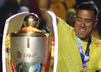 ¿Qué títulos ha ganado César Farías como DT?