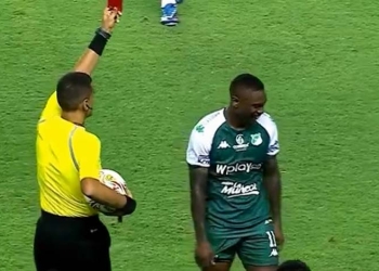 Fabián Castillo: del esperanzador ST, ¡a la insólita expulsión!