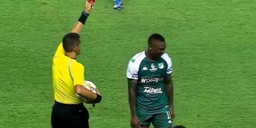 Fabián Castillo: del esperanzador ST, ¡a la insólita expulsión!