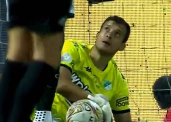 Contraste con dos fichajes del Cali: debut con gol de Kelvin, ¡y floja respuesta de Papaleo!
