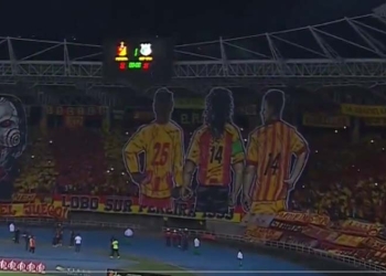 Video: ¡El tifo en Pereira para recibir a Leonel Álvarez y el par de ídolos que regresaron!