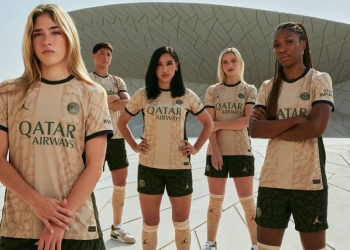 Cuarto uniforme del PSG x Jordan temporada 2023/2024