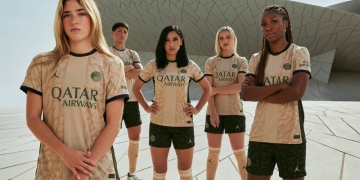 Cuarto uniforme del PSG x Jordan temporada 2023/2024