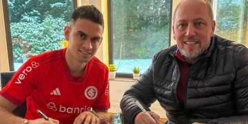 Rafael Santos Borré firmó con Inter de Brasil, pero aún no saldrá de Alemania
