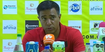 Farías tras el 5to partido de sin triunfos: “No estamos ligando” y “sabemos que estamos en deuda (de local)”