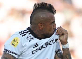 Arturo Vidal, debut con Colo Colo y gol a los 22 minutos