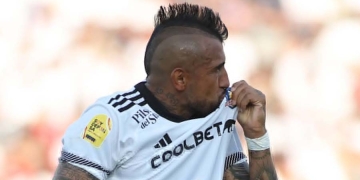 Arturo Vidal, debut con Colo Colo y gol a los 22 minutos