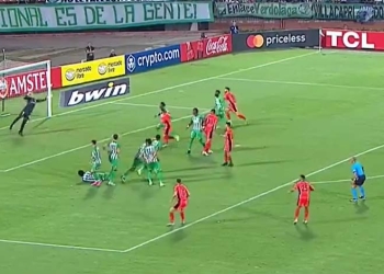 Video: ¡El tiro libre con el que sorprendieron a Atlético Nacional en la Libertadores!
