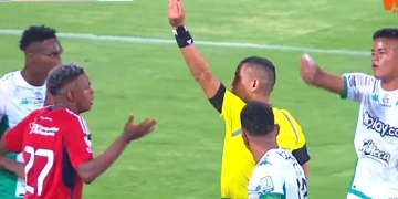 ¿Por qué expulsaron a Brayan León en el PT ante el Cali?