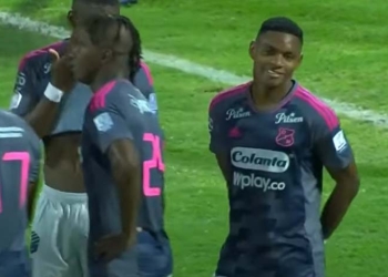 Las sanciones para Brayan León y Jhon Palacios por las expulsiones ante Alianza