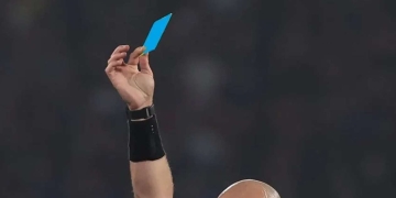 ¿Llegará la tarjeta azul al fútbol?