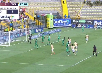 Yeison Guzmán casi anota un golazo olímpico sin precedentes
