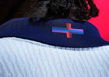 Nike enfrenta críticas por detalle en la camiseta local de Inglaterra