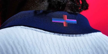 Nike enfrenta críticas por detalle en la camiseta local de Inglaterra