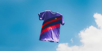 Barcelona lanza camiseta para promover igualdad de género