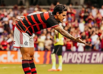 ¿Quién es el jugador de Flamengo cuyo valor es similar al de todo el plantel de Millonarios?