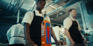 ¡Futbolista inglés lanzó su propia salsa!