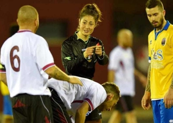 Primer equipo arbitral femenino en la Serie A