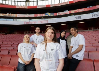 Arsenal y adidas presentan la camiseta ‘No More Red’