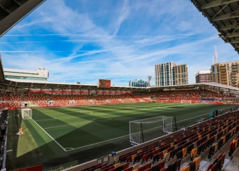 Brentford FC mejora la experiencia de los fanáticos con tecnología de datos