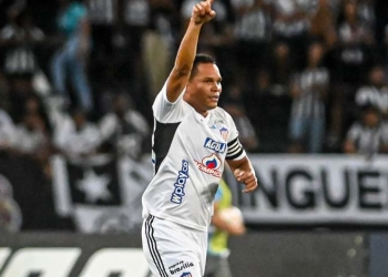 Carlos Bacca y sus goles en Libertadores tras casi 13 años. ¡Así se cobra un penalti y su otra definición!