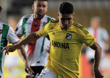 Amarillo ante Palestino y los otros curiosos colores que ha tenido la camiseta de Millonarios