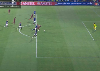 Audios del VAR en el penalti a favor de Flamengo contra Millonarios