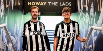 Newcastle lanza la primera camiseta para personas con discapacidad auditiva