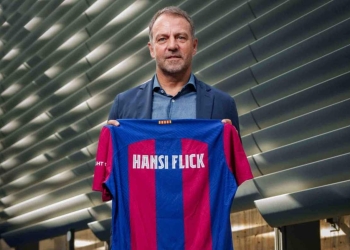 Barcelona contrata a Hansi Flick y enfrenta problemas financieros