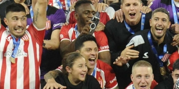 Castillo Manyoma, menos de 15 partidos y ya 2 títulos con Estudiantes en Argentina