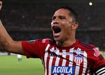 ¿A cuánto está Carlos Bacca del primer lugar entre los máximos goleadores colombianos de la historia?