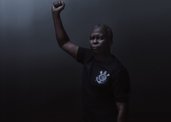 Corinthians presenta camisetas para combatir el racismo