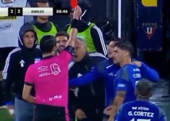 Hernán Torres, el contrato con Emelec (explicado por el presidente) y sus insultos a un árbitro